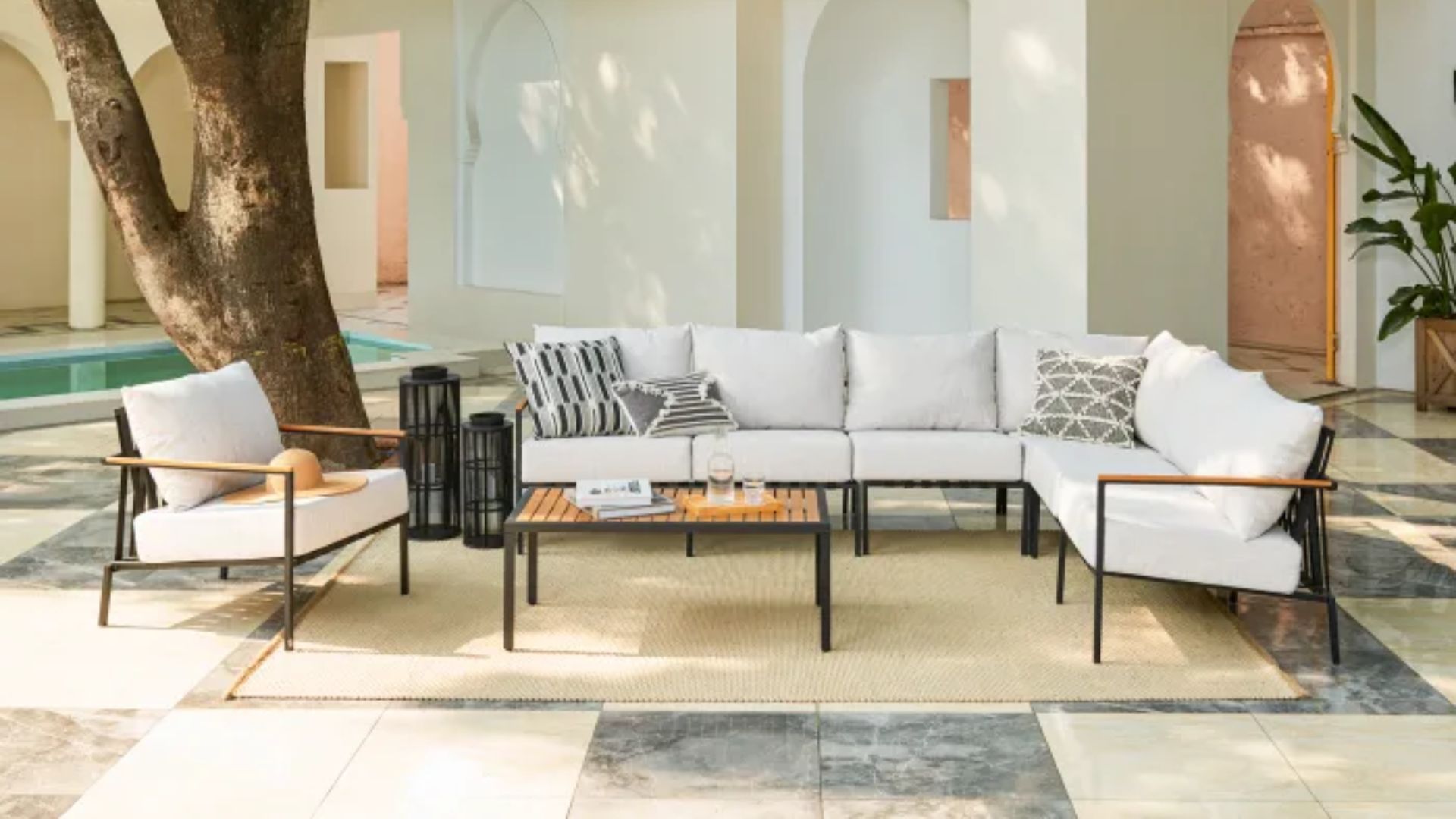 When to replace your outdoor furniture – the rules for creating comfort and style